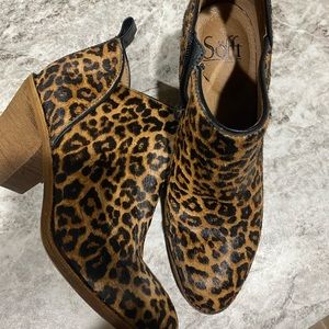 Sofft Cheetah booties